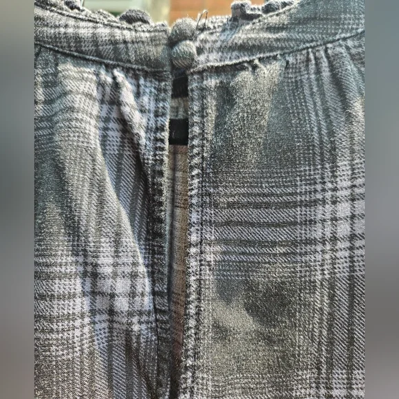 Torrid Slub Mock Neck Flutter Sleeve Top - Picture 5 of 6